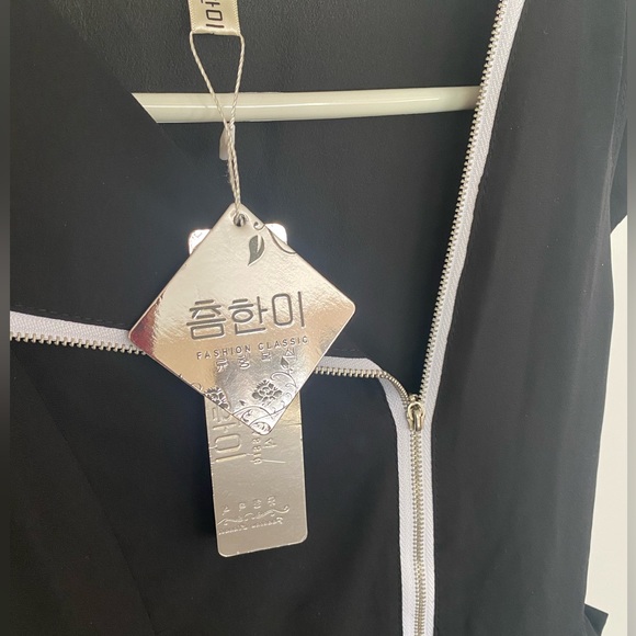 Absolutely beautiful top - Picture 3 of 3